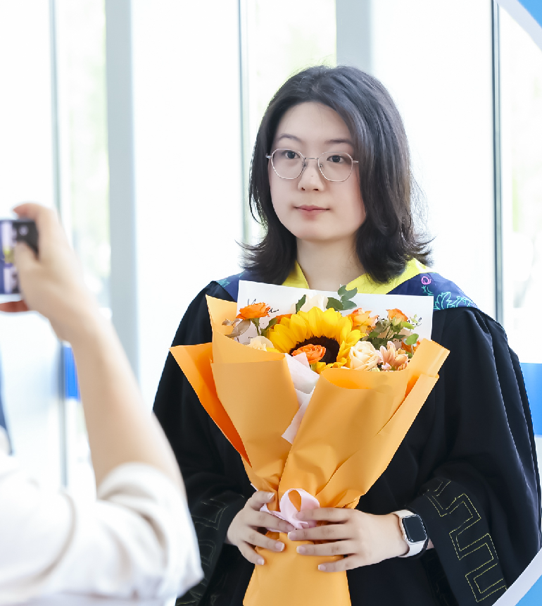 姬翔宇&&2025级&&本科就读于上海大学网络空间安全专业。擅长Web前后端开发技术。目前研究方向为后门学习、数据集水印、联邦学习。