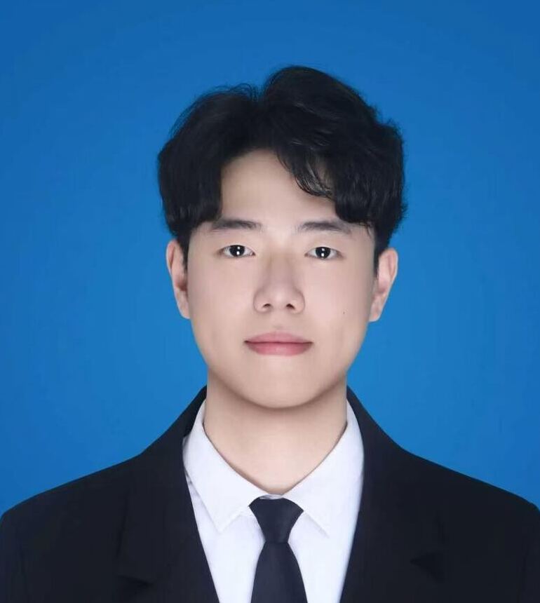 夏浩栋&&2026级&&本科就读于上海大学计算机科学与技术专业。擅长Web系统设计与后端开发。目前研究方向为大模型智能体及应用。