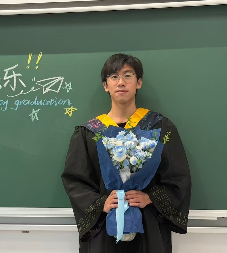 杨思函&&2026级&&本科就读于上海大学网络空间安全专业。擅长Web前后端开发技术与系统设计。目前研究方向为智能体服务。